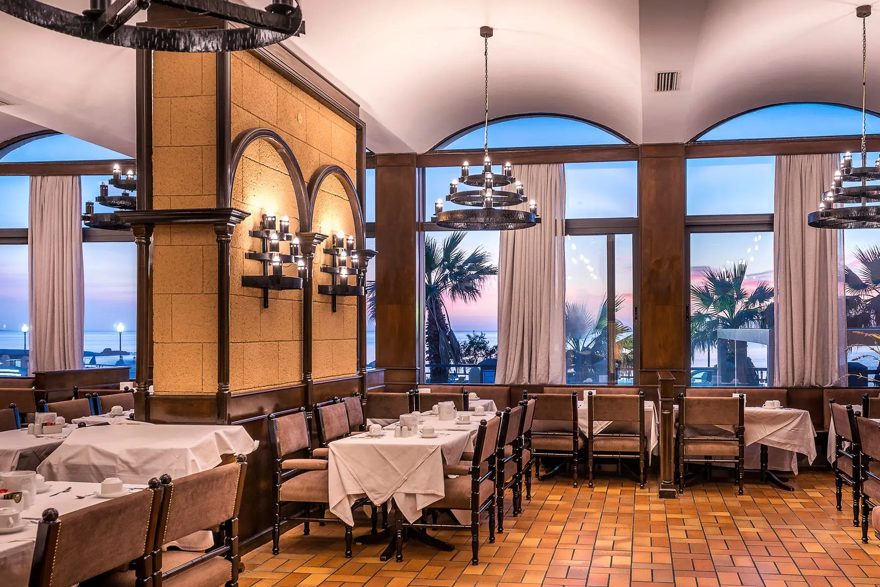 Mitsis La Vita — MITSIS LA VITA