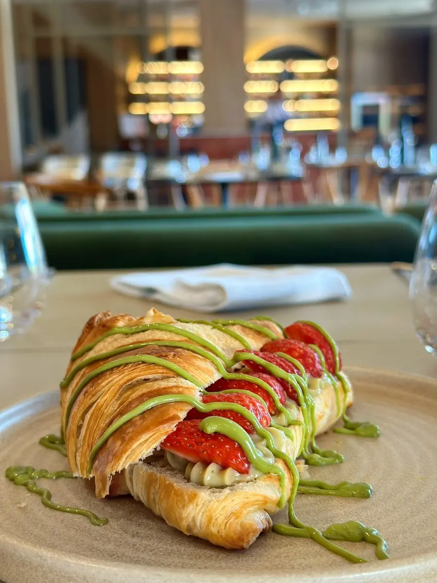 Molum Hotel & Residences — MOLUM HOTEL & RESIDENCES