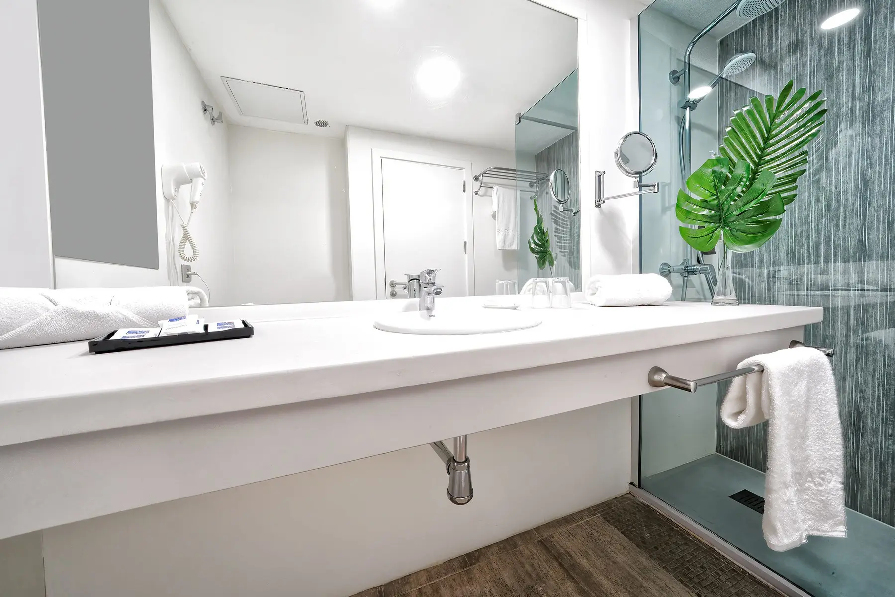 Morasol Suites — MORASOL SUITES