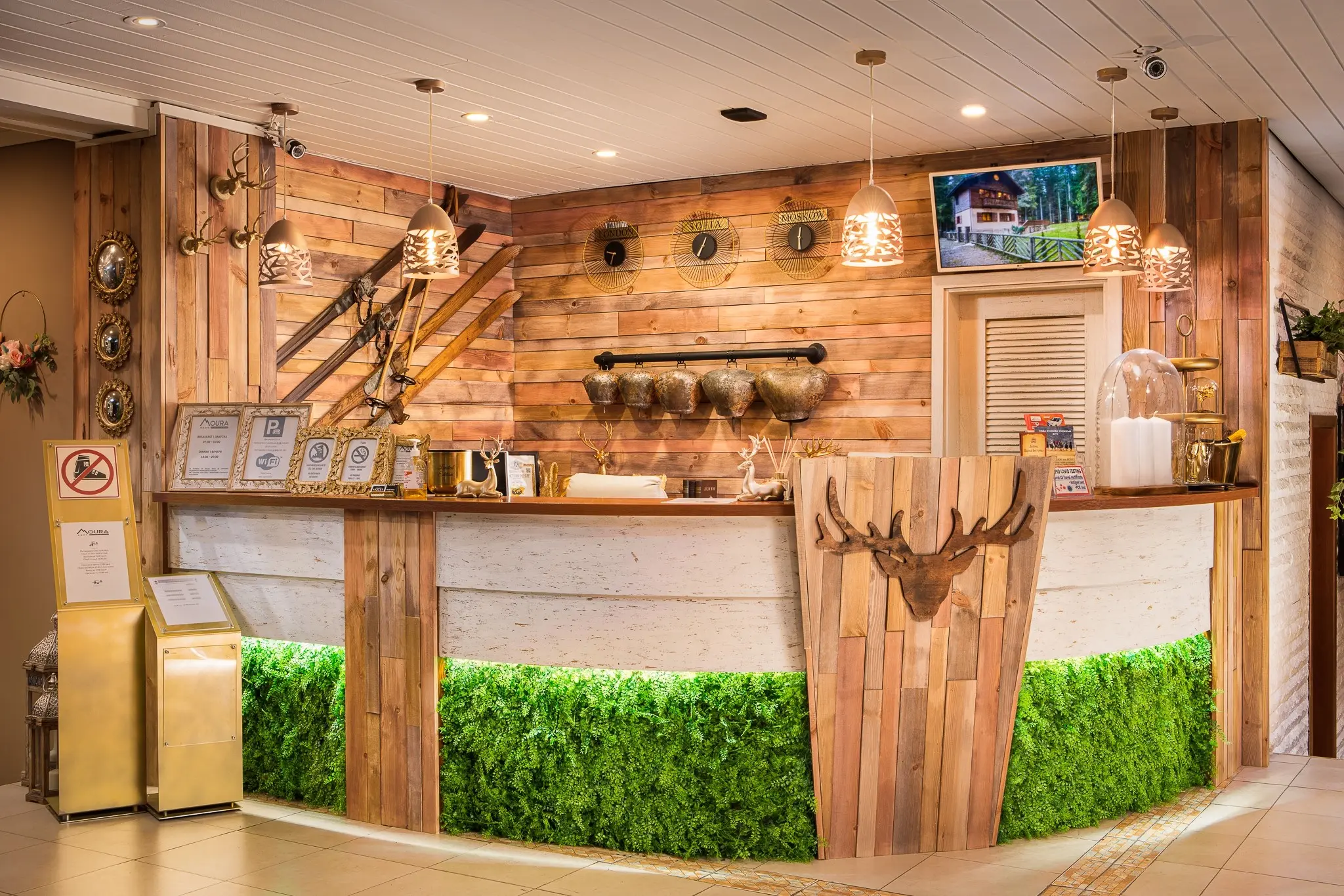 Moura Boutique & Spa — MOURA BOUTIQUE & SPA