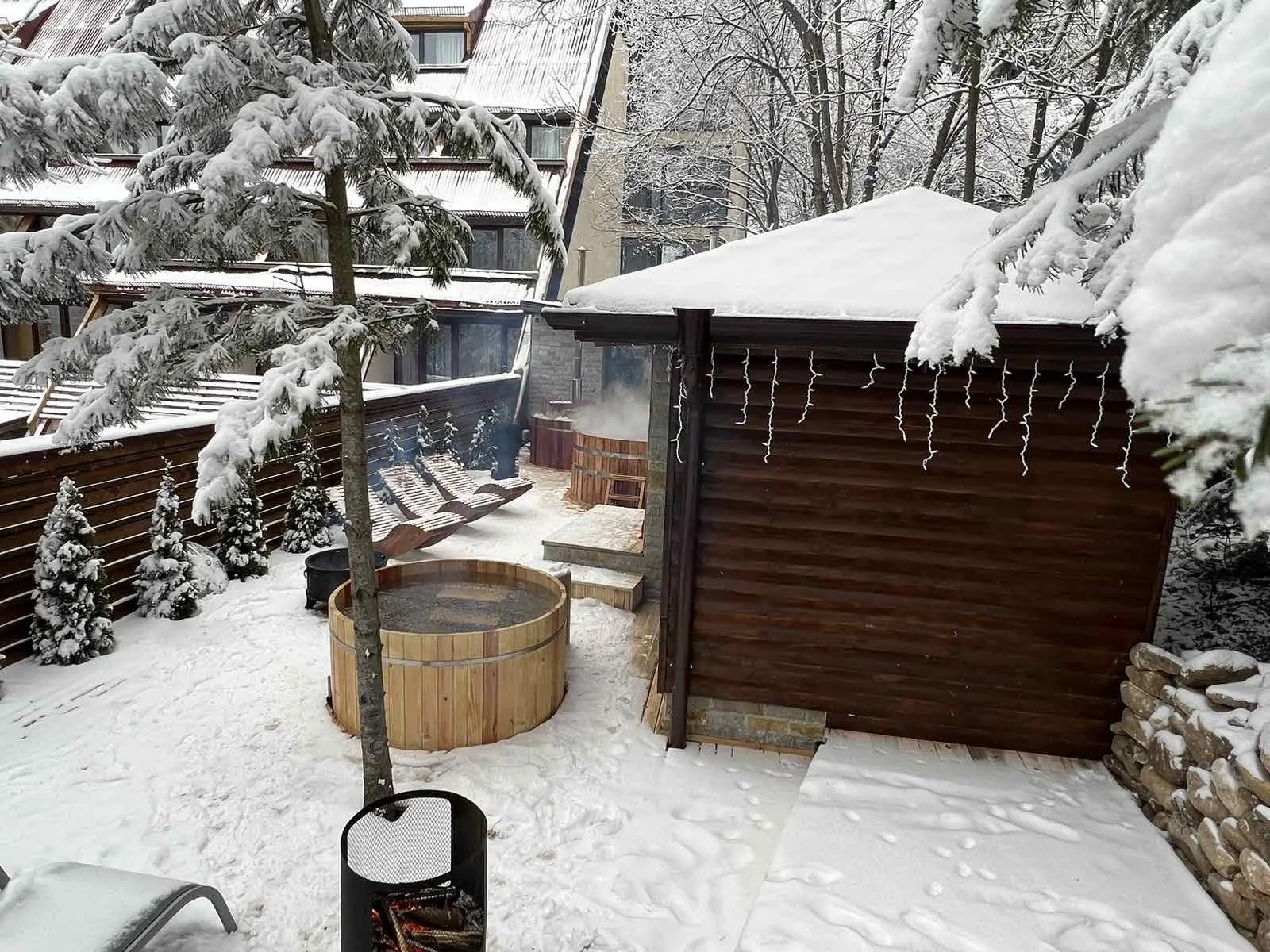 Moura Boutique & Spa — MOURA BOUTIQUE & SPA