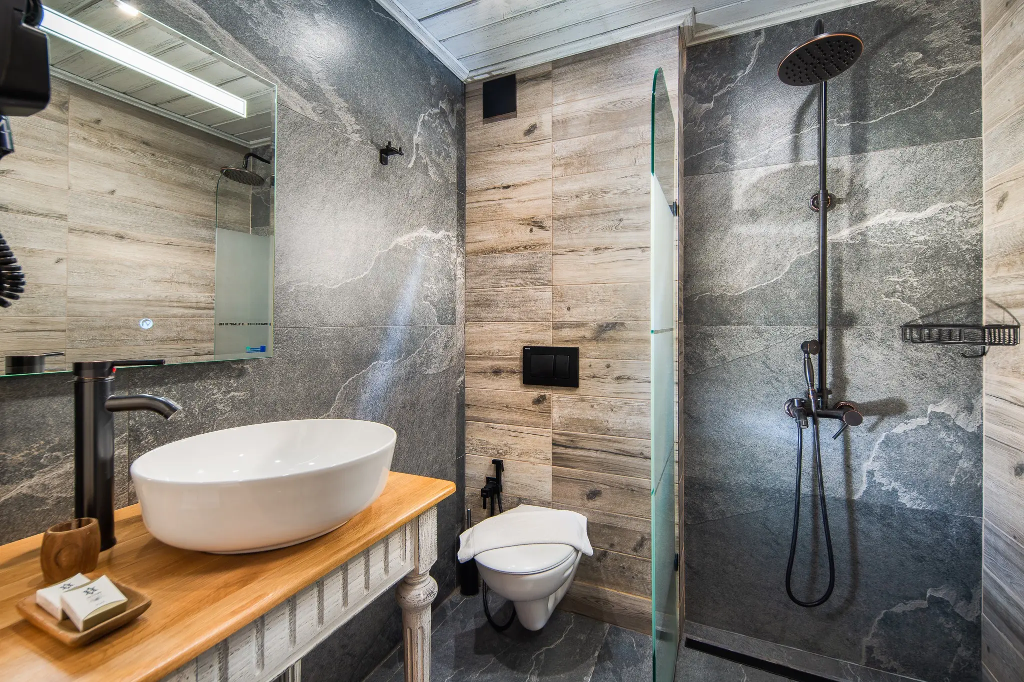 Moura Boutique & Spa — MOURA BOUTIQUE & SPA