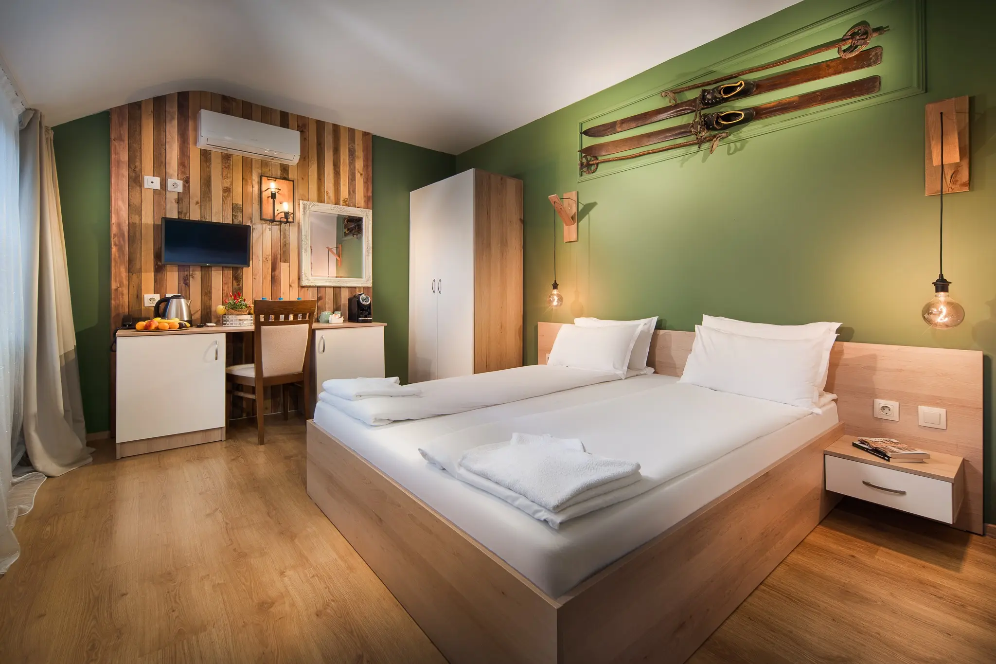 Moura Boutique & Spa — MOURA BOUTIQUE & SPA