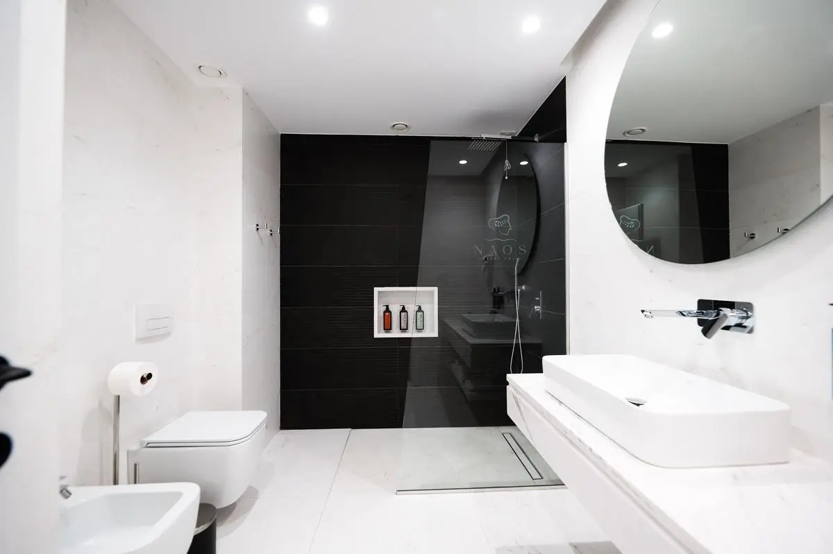 Naos Luxury — NAOS LUXURY