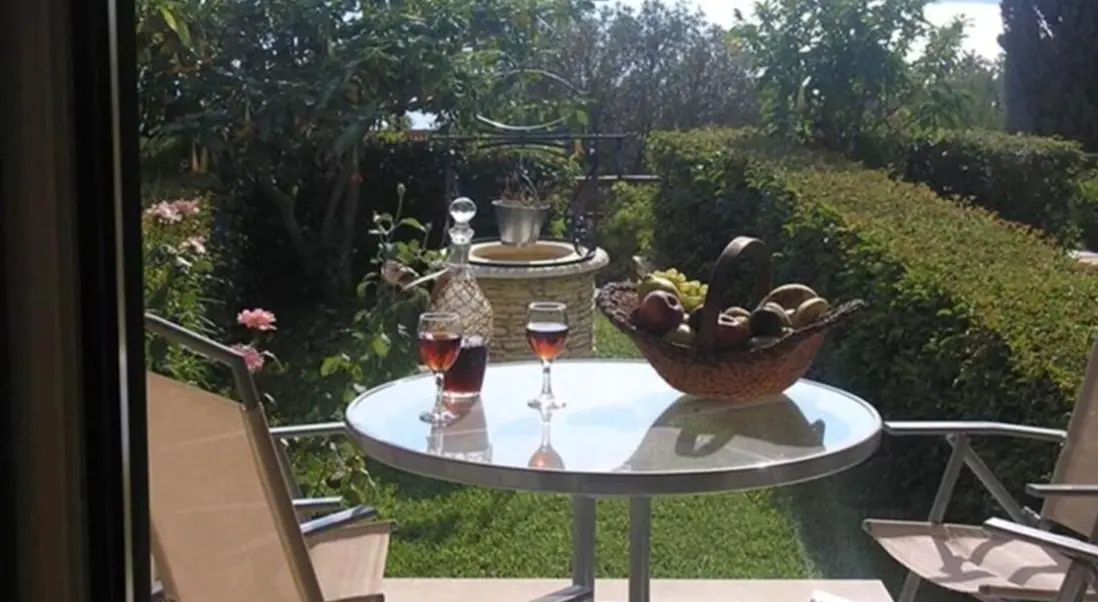 Widok z hotelu Nostimon Emar