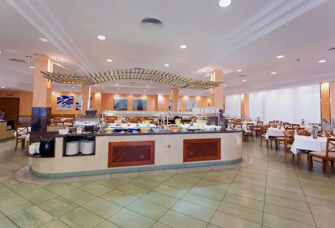 Restauracja i jedzenie w hotelu Obelisco