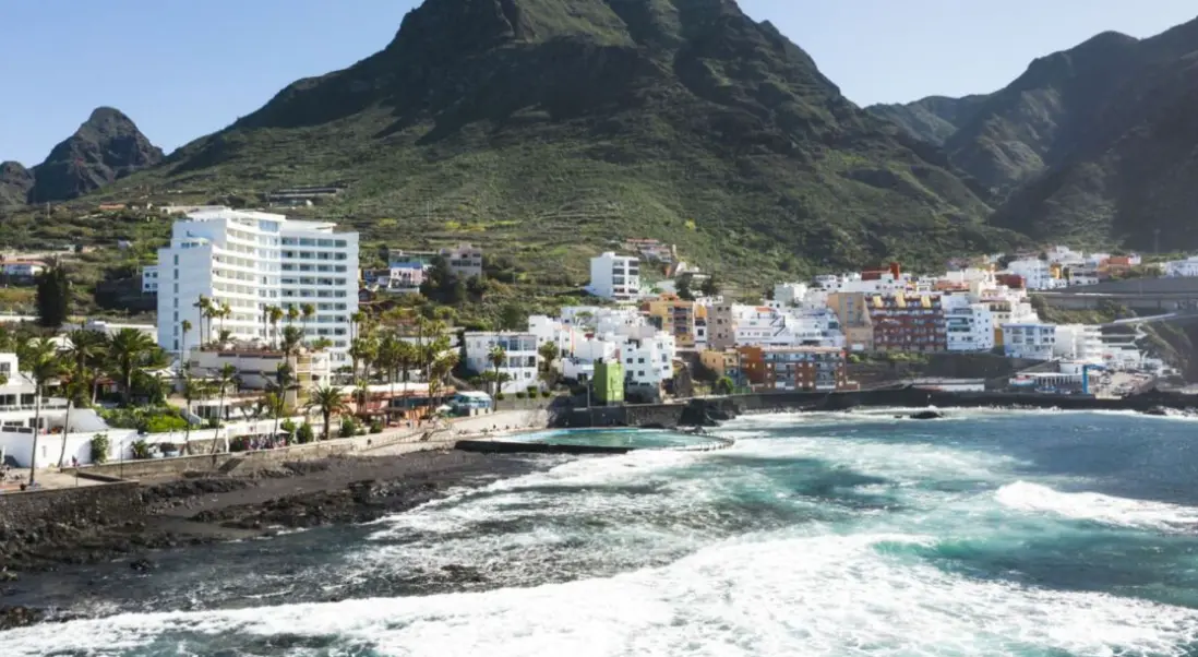 Plaża przy hotelu Océano Health Spa Hotel - Tenerife
