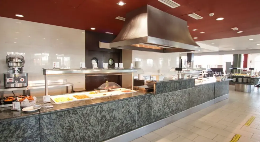 Restauracja i jedzenie w hotelu Ohtels Cabogata