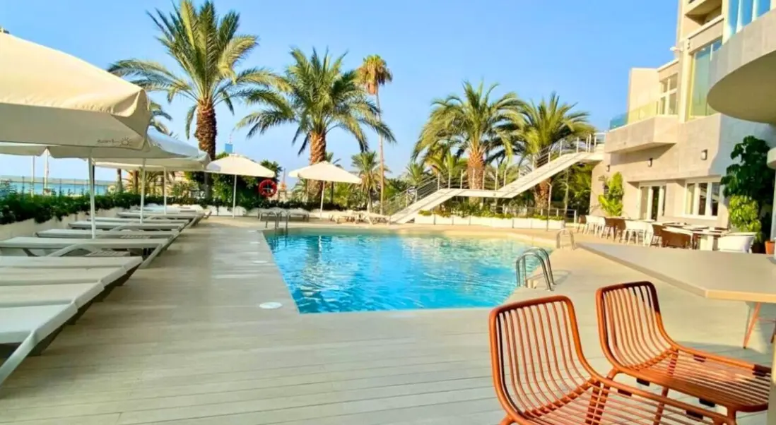 Basen w hotelu Ohtels Gran Hotel Almeria