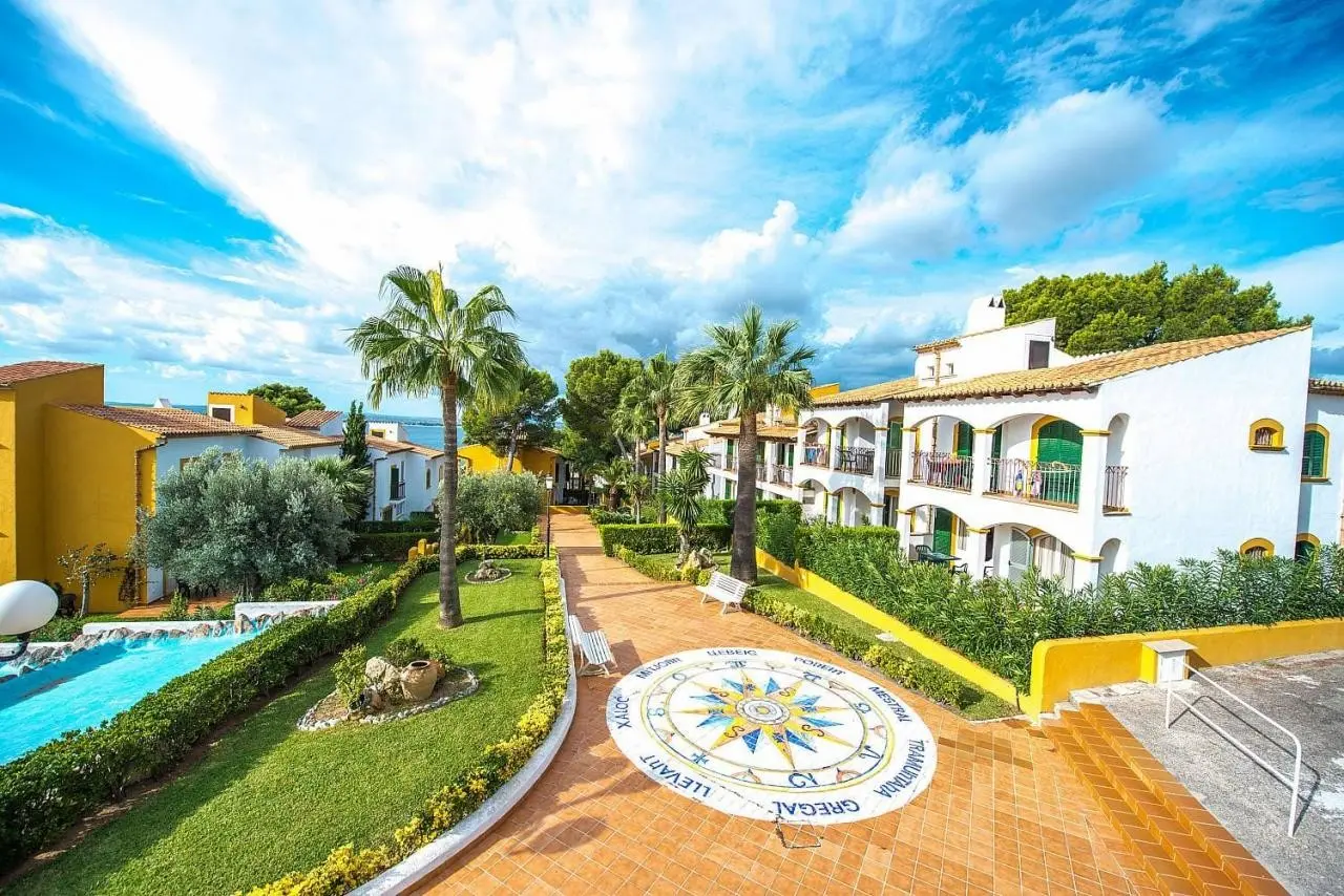 Ona Aucanada Club — ONA AUCANADA CLUB