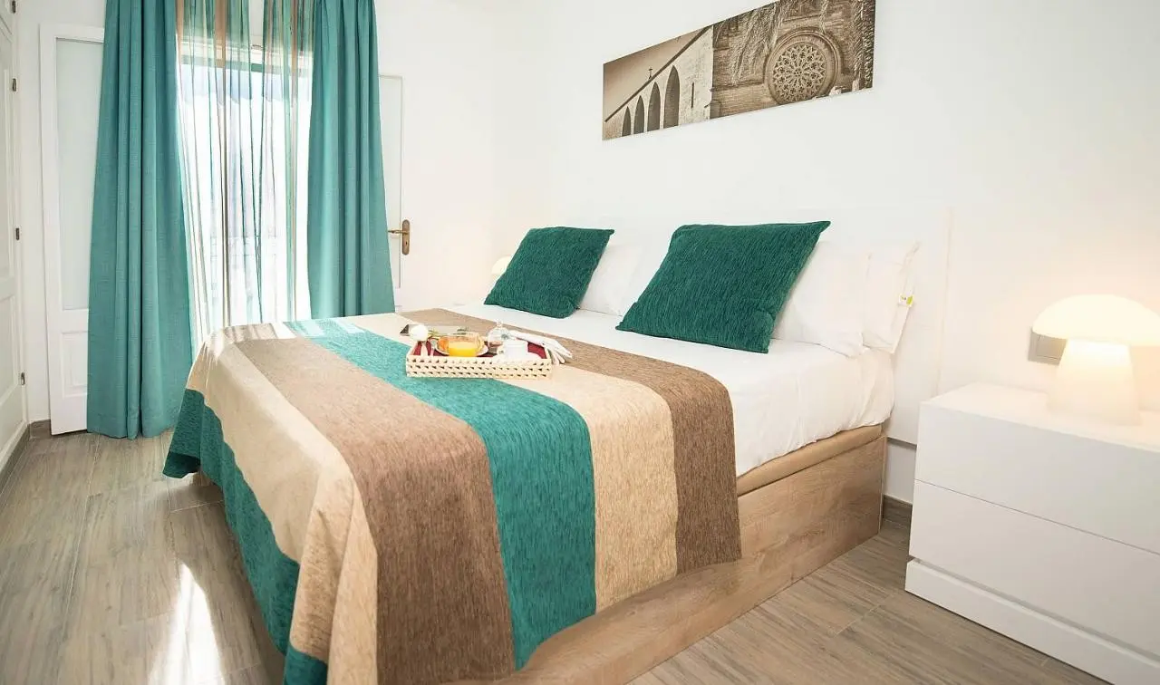 Ona Aucanada Club — ONA AUCANADA CLUB