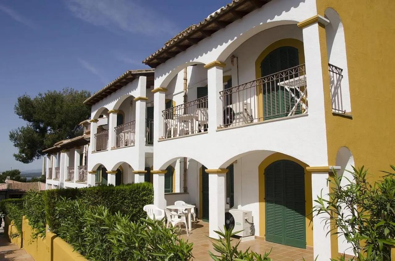 Ona Aucanada Club — ONA AUCANADA CLUB