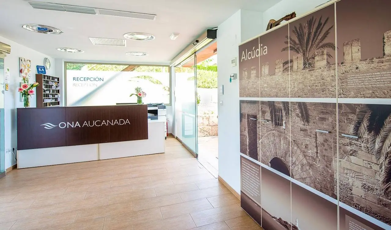 Ona Aucanada Club — ONA AUCANADA CLUB