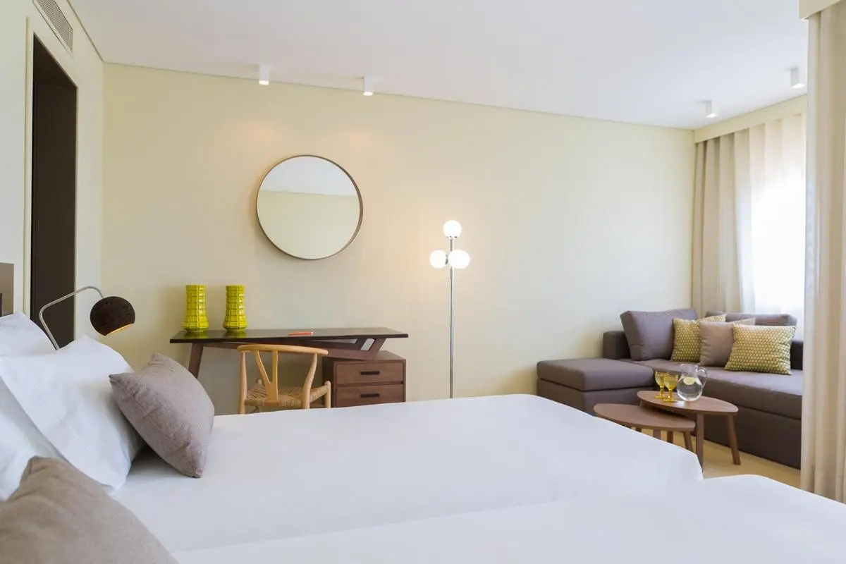 Ozadi Altura Beach Resort — OZADI TAVIRA