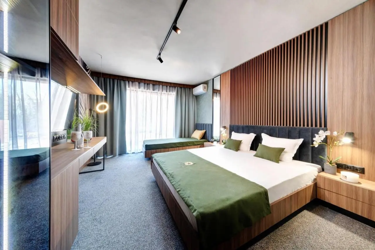 Palms Beach — PALMS BEACH