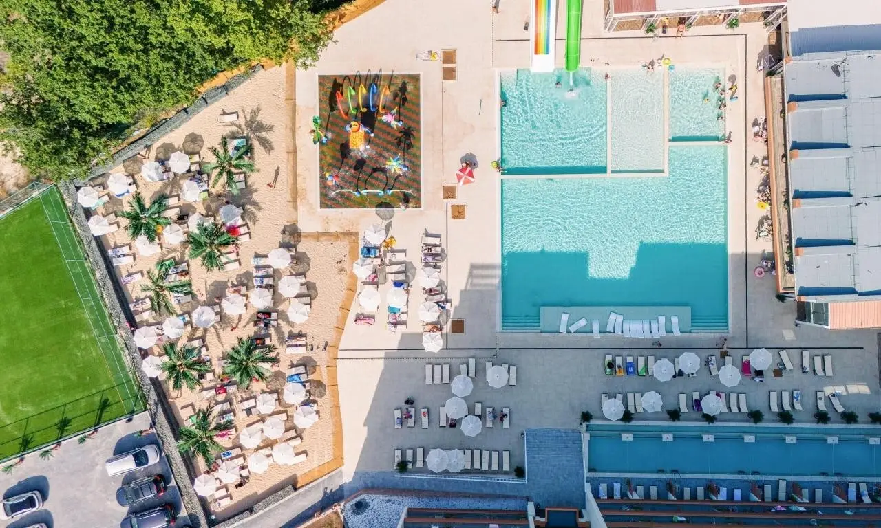 Palms Beach — PALMS BEACH