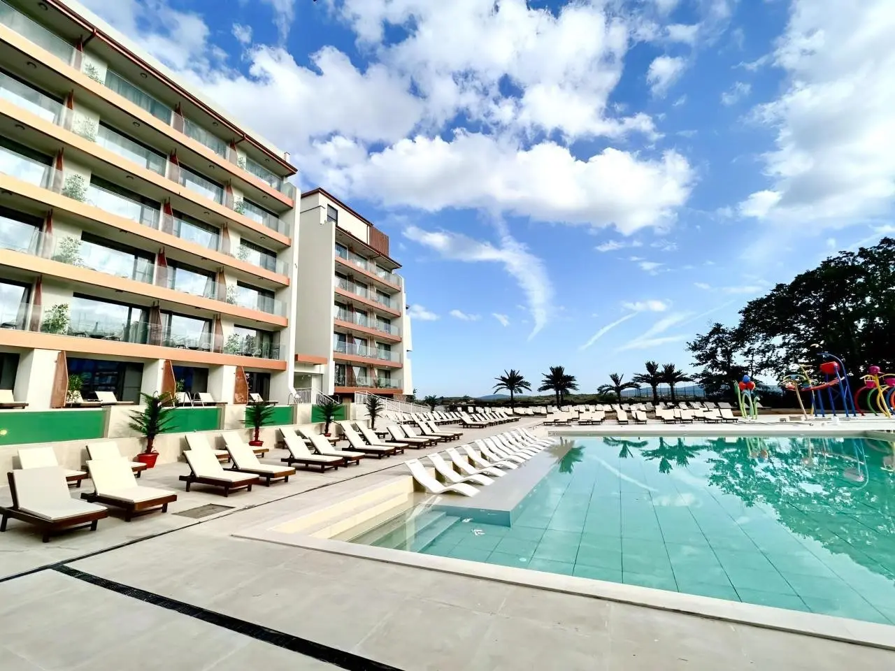 Palms Beach — PALMS BEACH