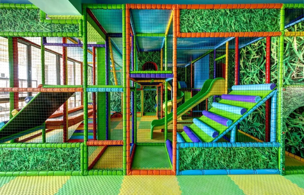 Palms Beach — PALMS BEACH