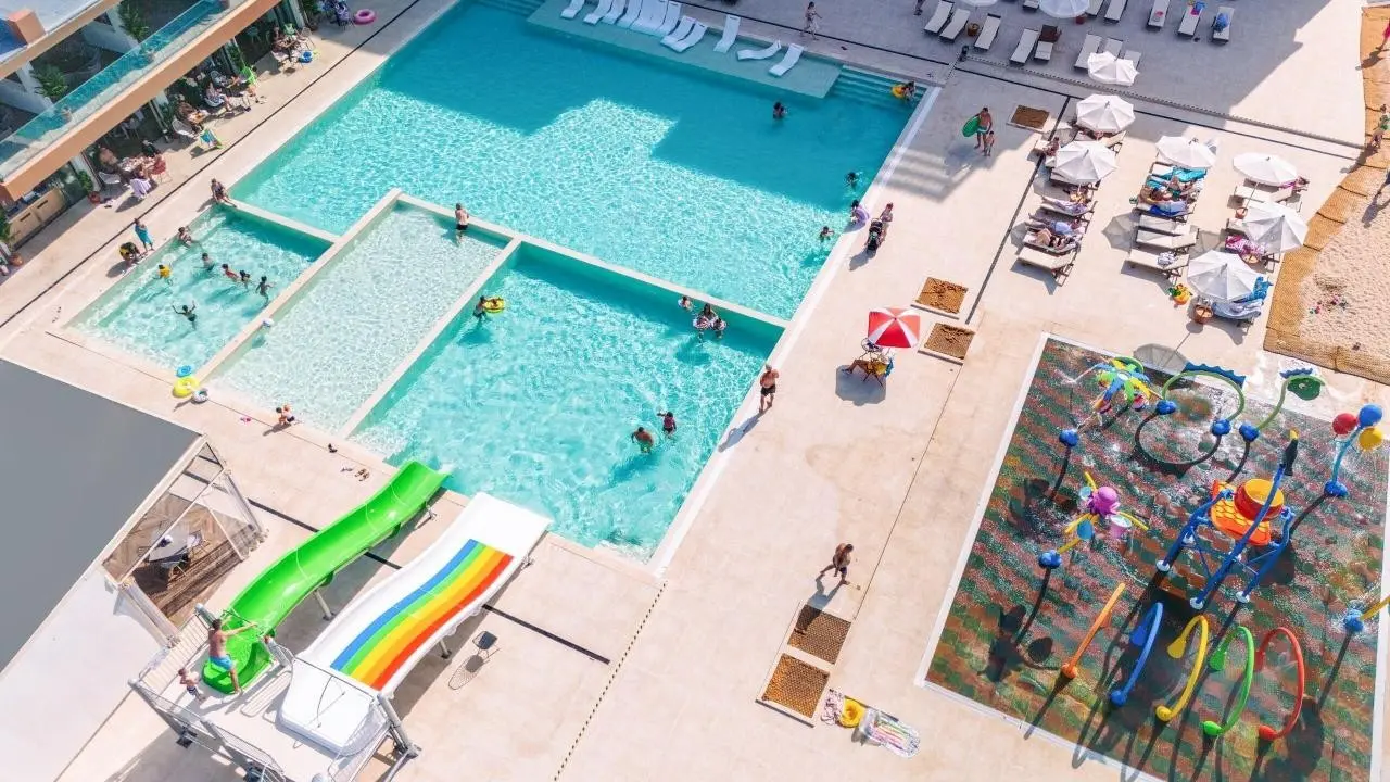 Palms Beach — PALMS BEACH