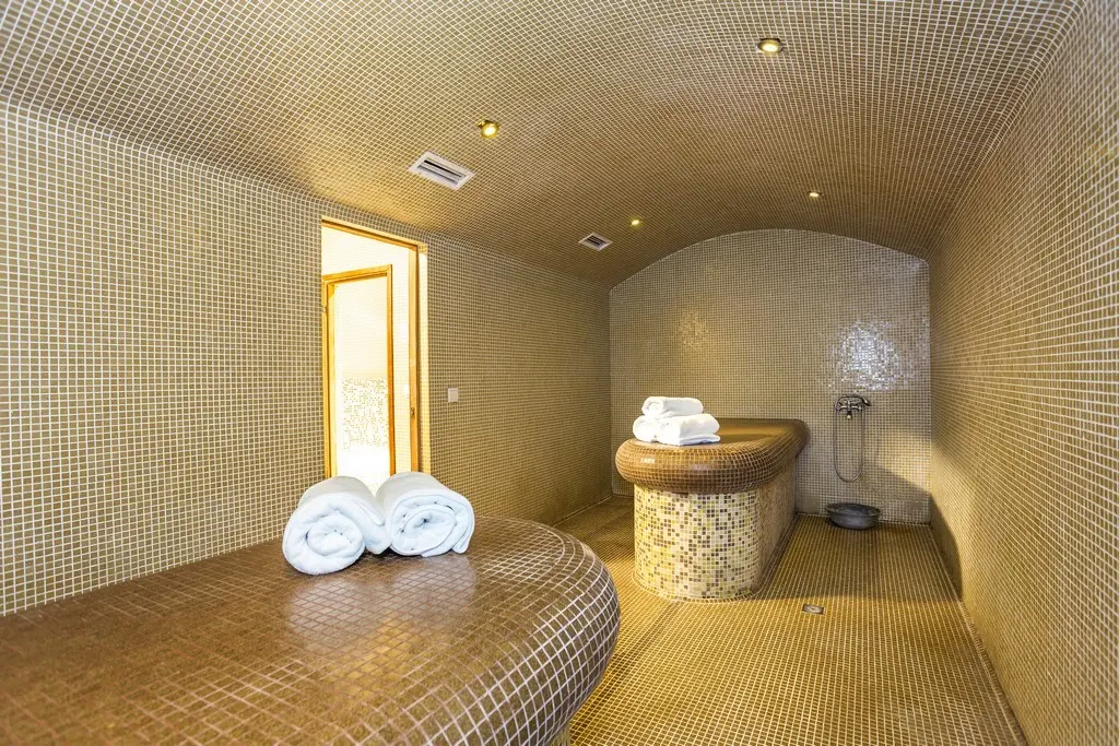 Perunika — PERUN LODGE