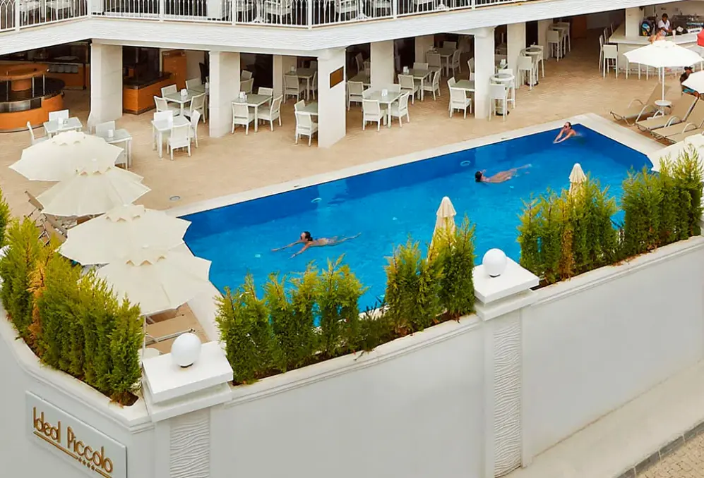 Basen w hotelu Piccolo Dream Hotel