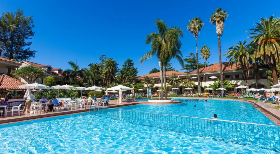 Basen w hotelu Radisson Resort & Residences Tenerife