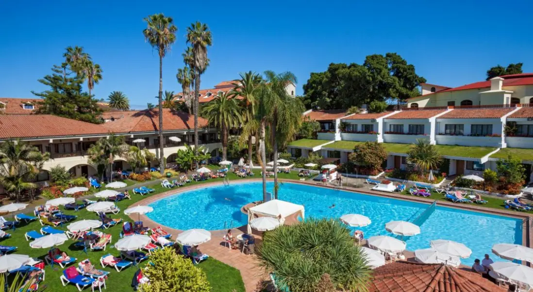 Basen w hotelu Radisson Resort & Residences Tenerife