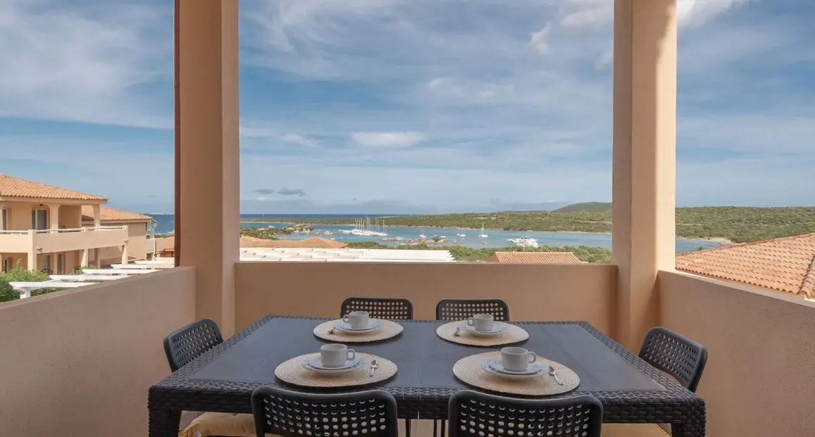 Plaża przy hotelu Residence Baia de Bahas