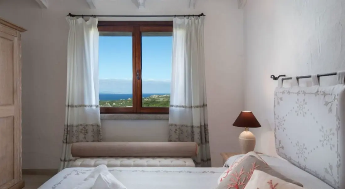 Pokój w hotelu Resort Punta Falcone