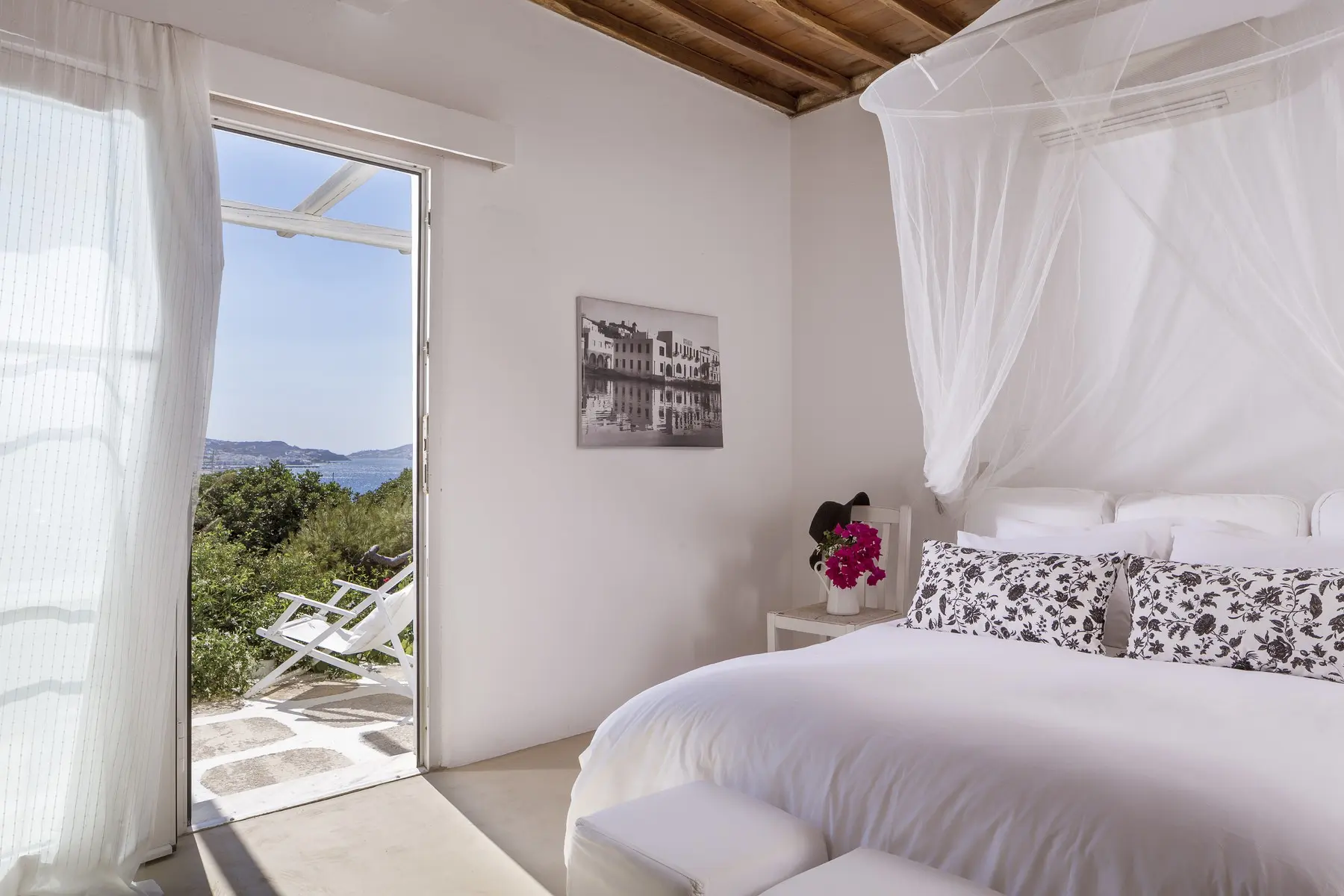 Rhenia Mykonos Hotel and Bungalows — RHENIA MYKONOS HOTEL AND BUNGALOWS