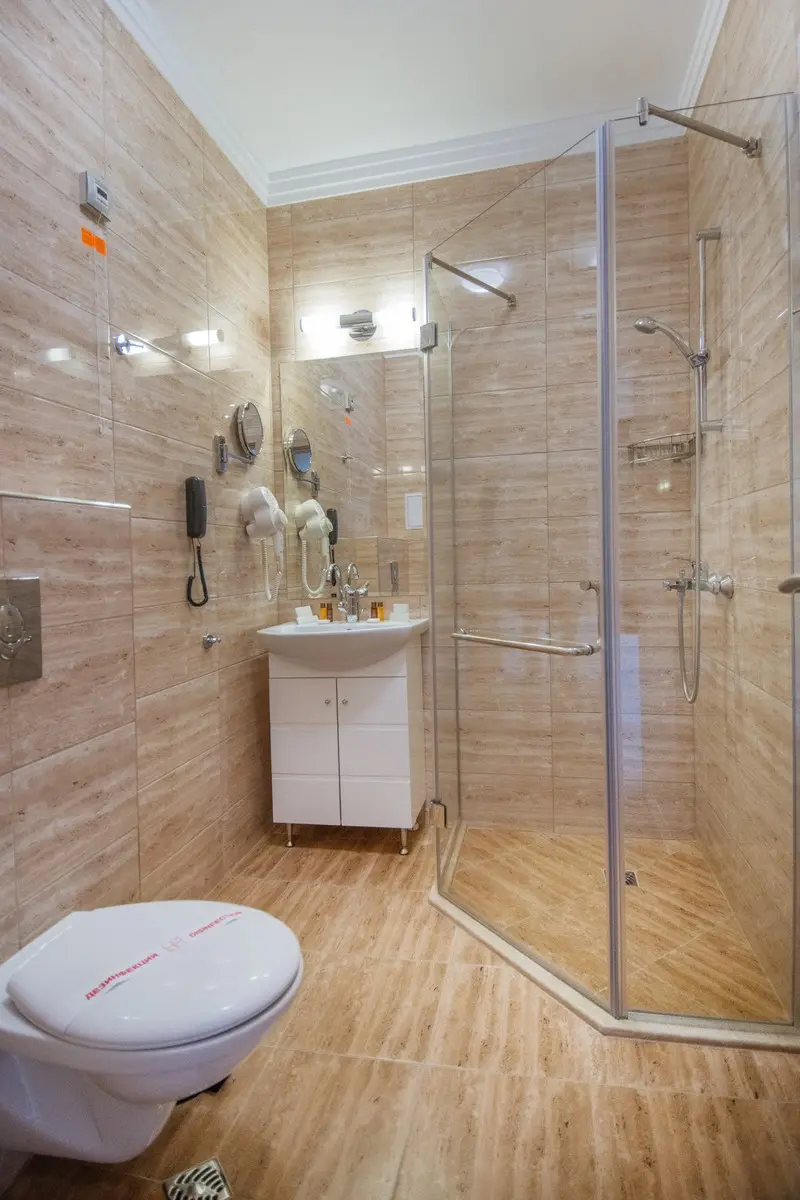 Łazienka w pokoju hotelu Rome Palace Deluxe