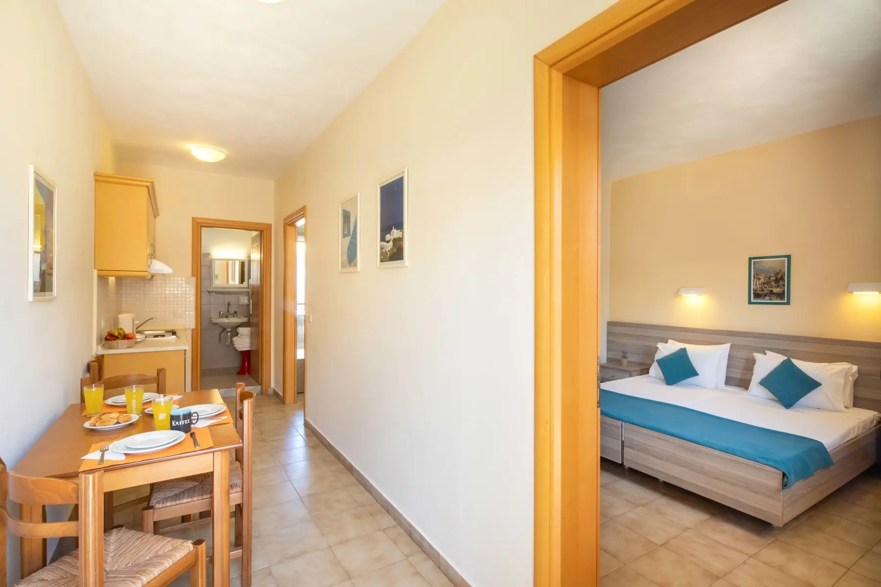 Rossis Hotel — ROSSIS HOTEL