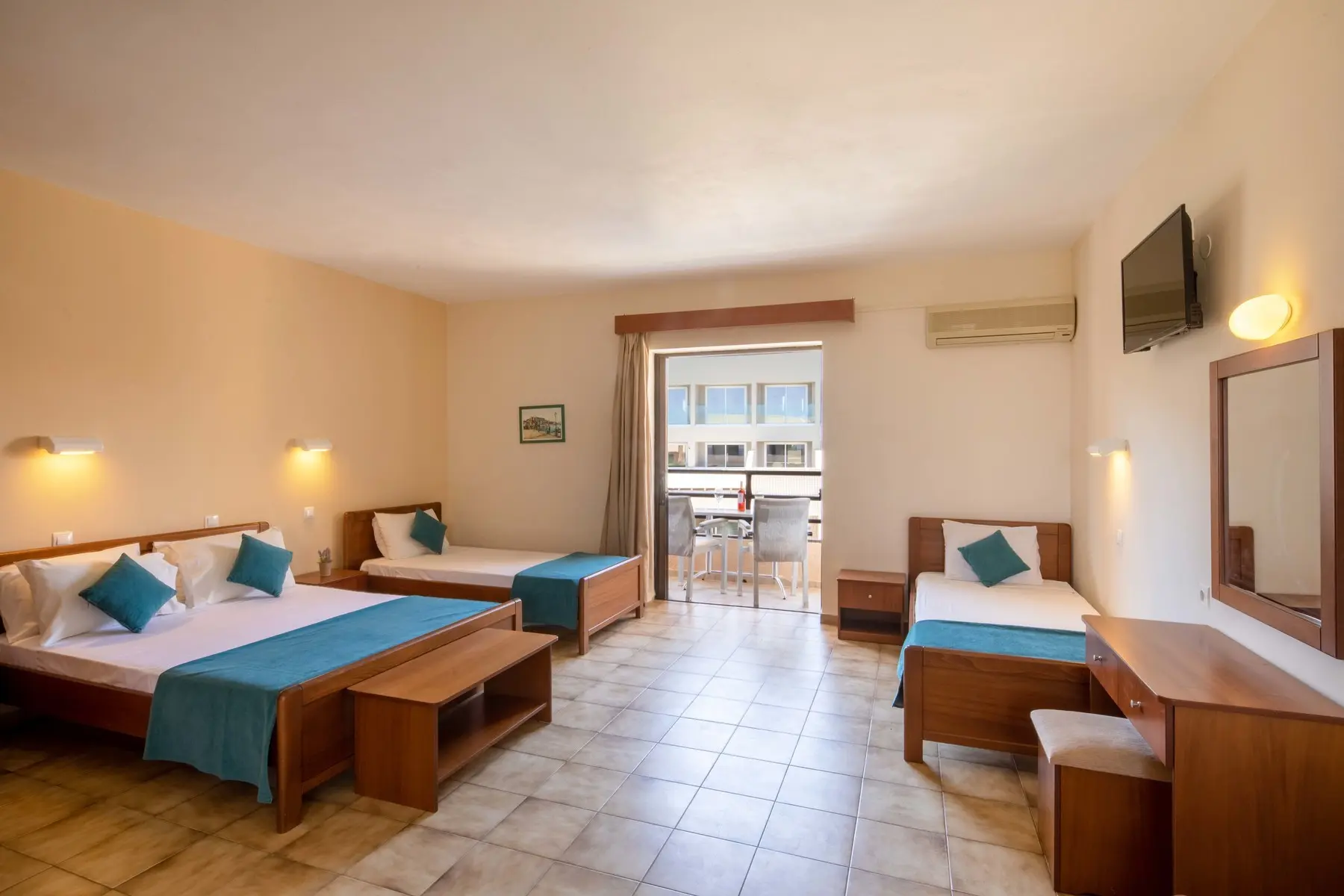 Rossis Hotel — ROSSIS HOTEL