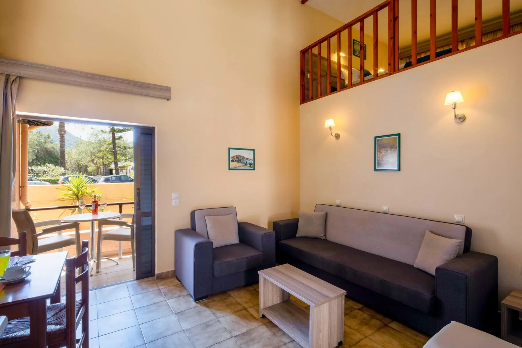 Rossis Hotel — ROSSIS HOTEL