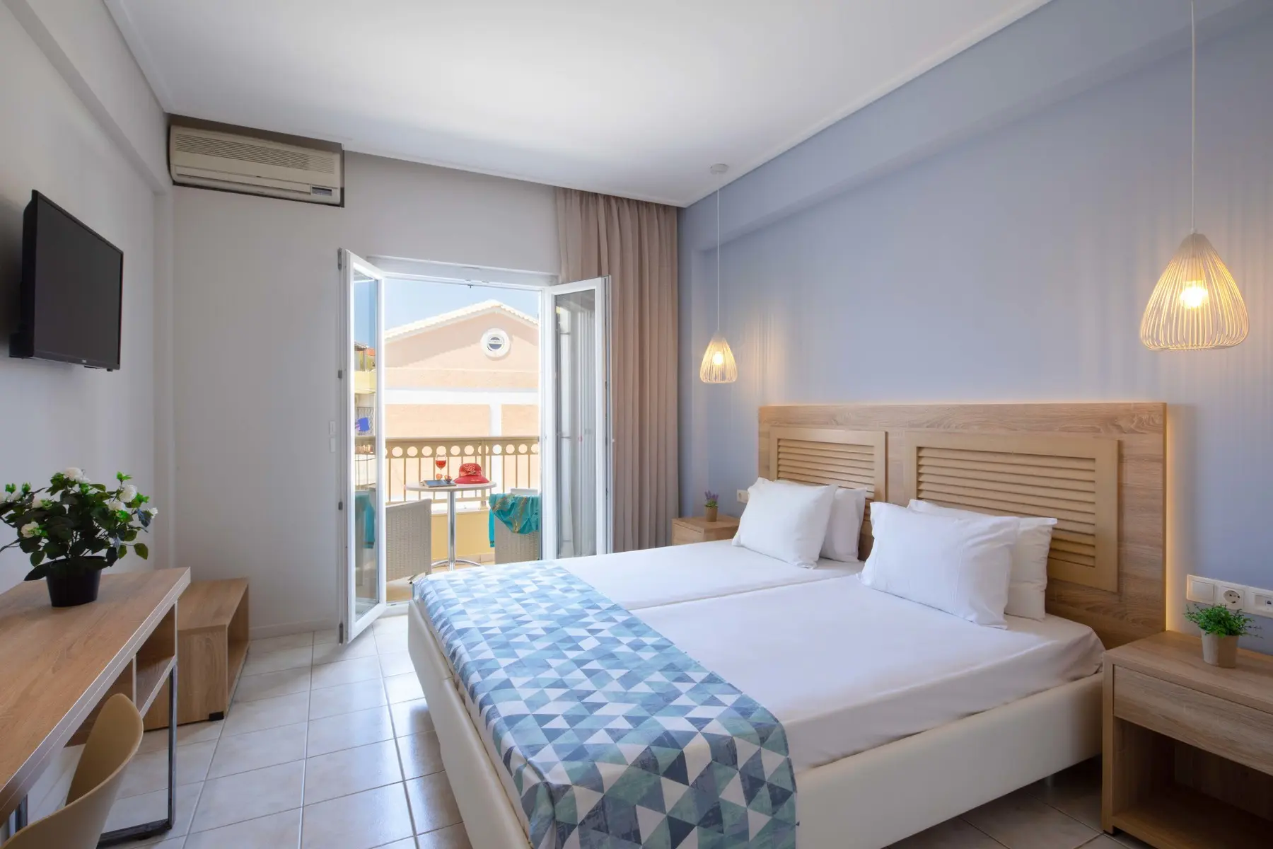 Rossis Hotel — ROSSIS HOTEL