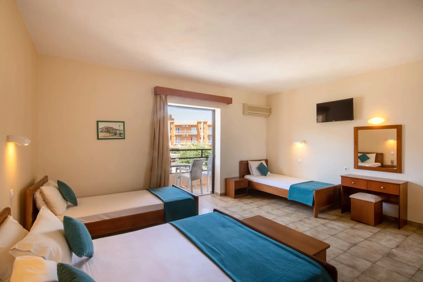 Rossis Hotel — ROSSIS HOTEL