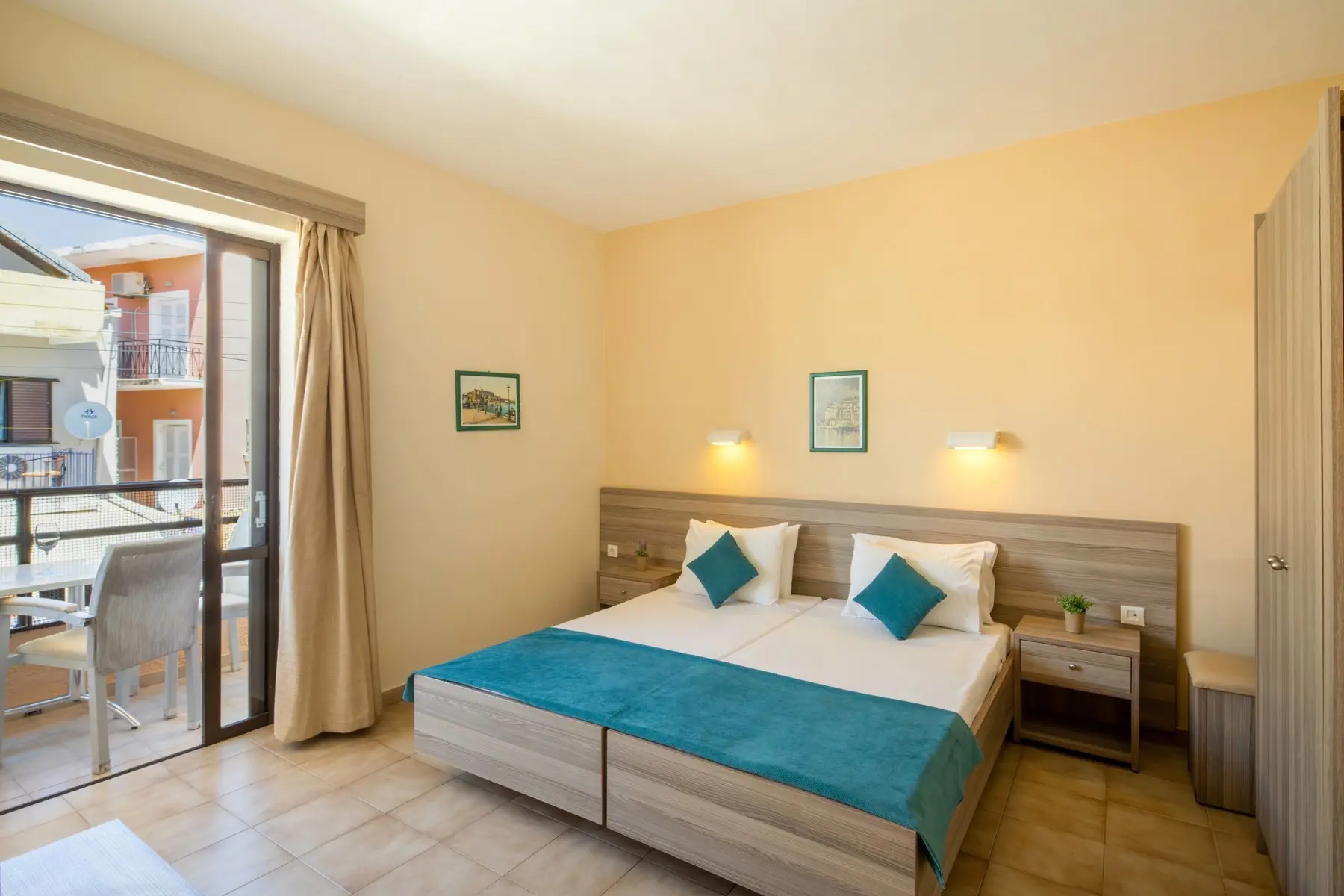 Rossis Hotel — ROSSIS HOTEL