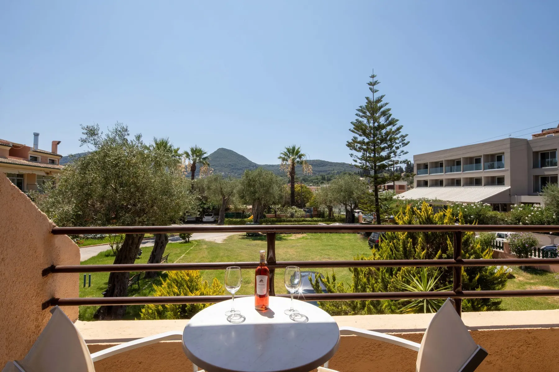 Rossis Hotel — ROSSIS HOTEL