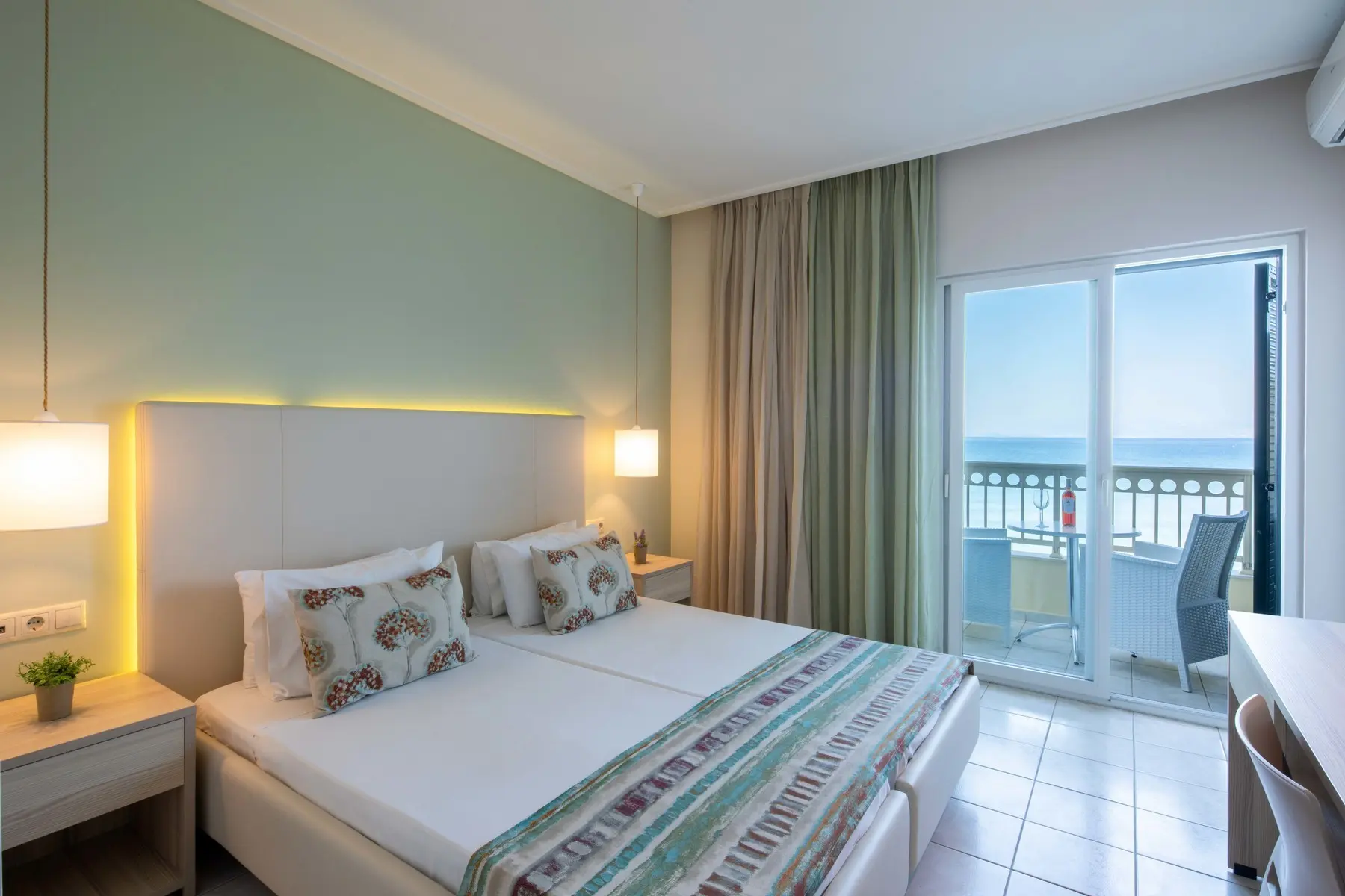 Rossis Hotel — ROSSIS HOTEL