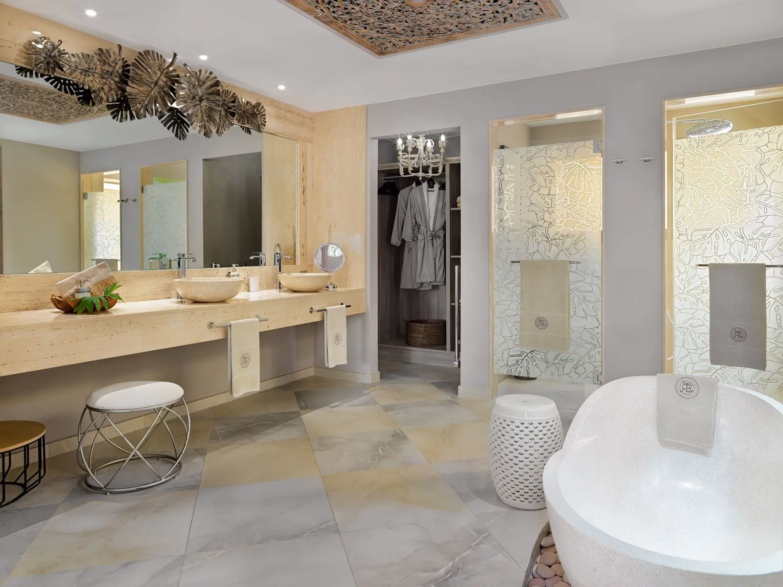 Royal River Luxury — ROYAL RIVER LUXURY