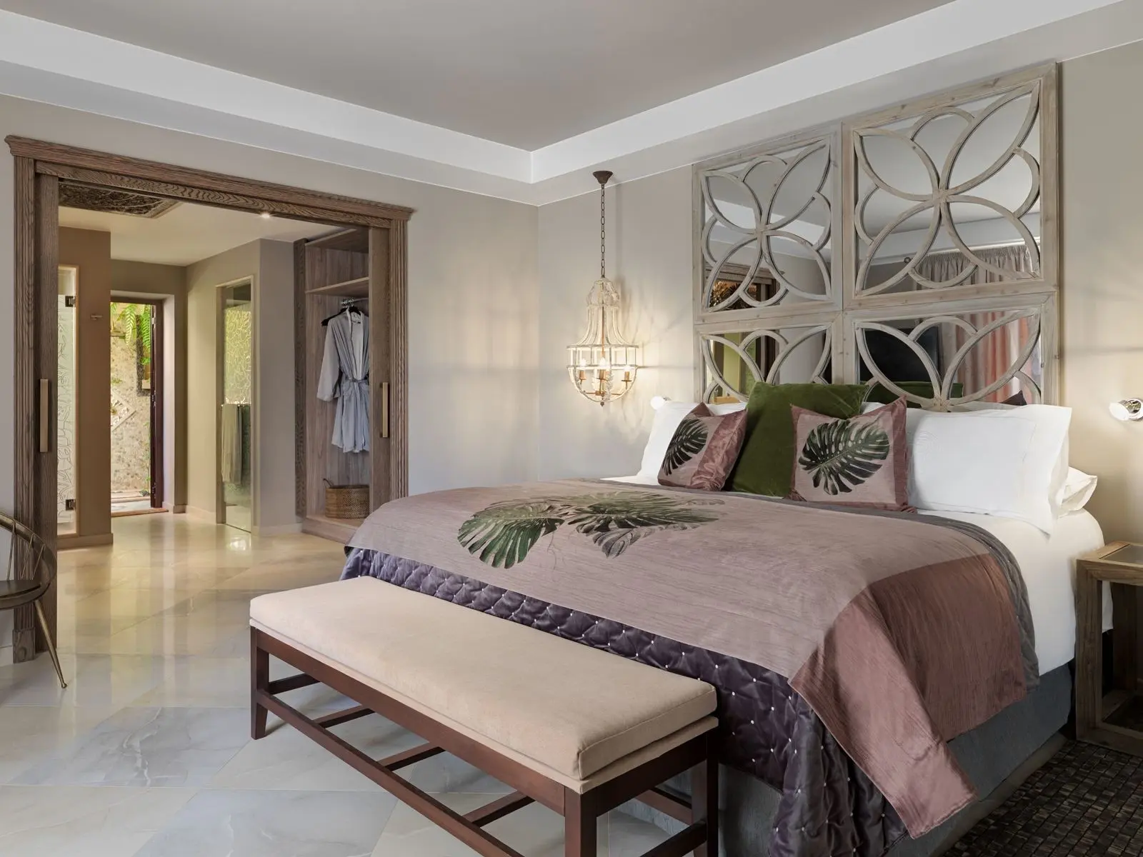 Royal River Luxury — ROYAL RIVER LUXURY