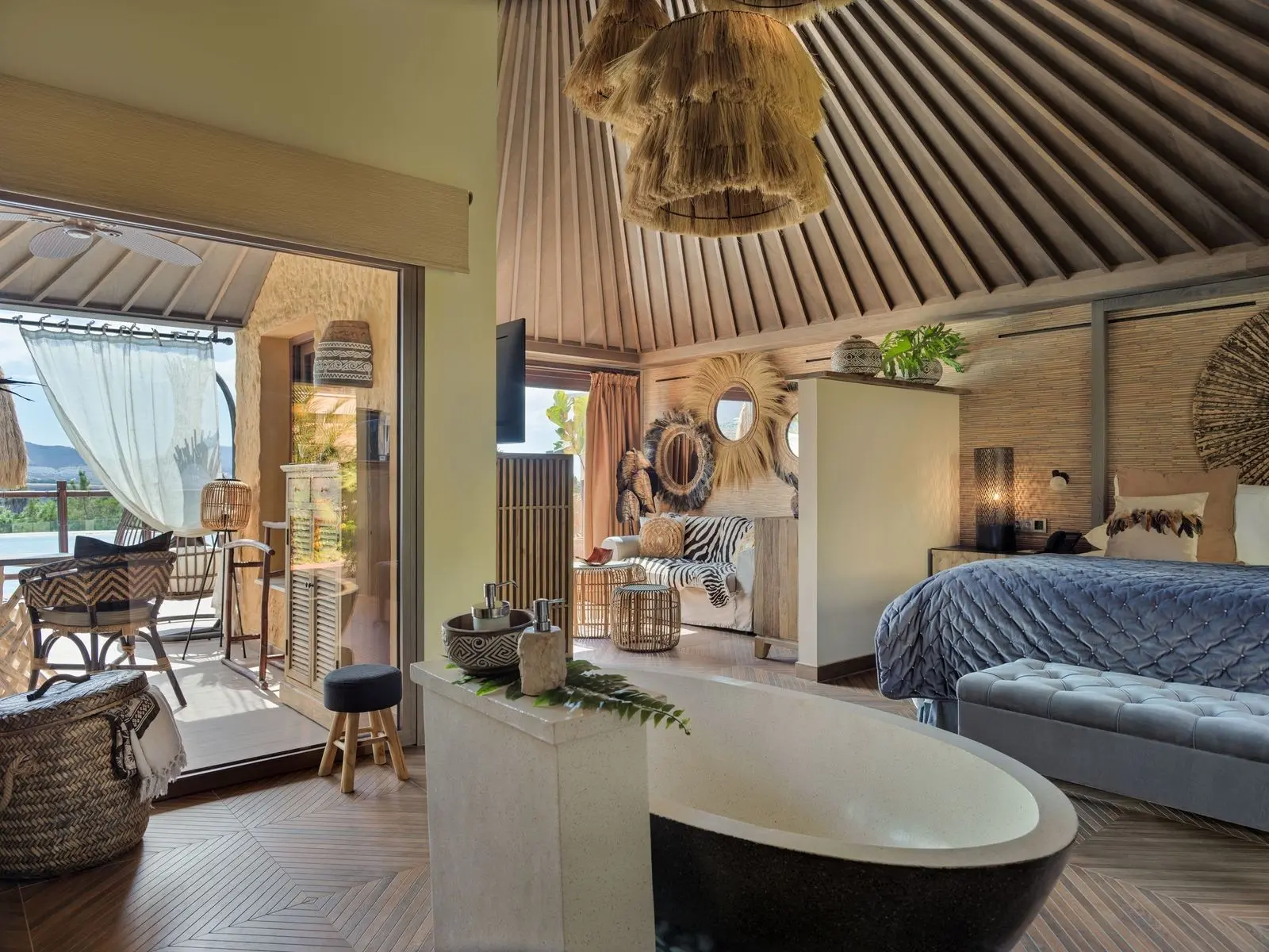 Royal River Luxury — ROYAL RIVER LUXURY