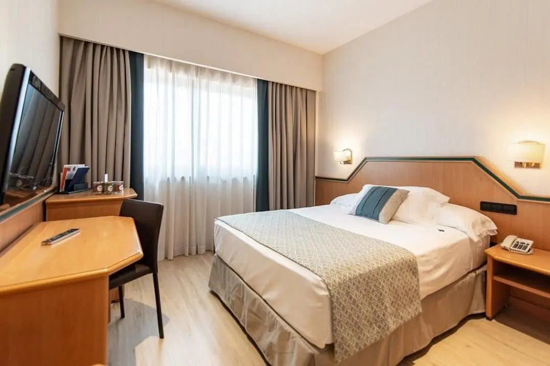 Santos Praga — SANTOS PRAGA