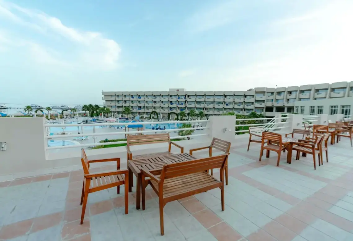 Basen w hotelu Seven Seas Jolie Bay