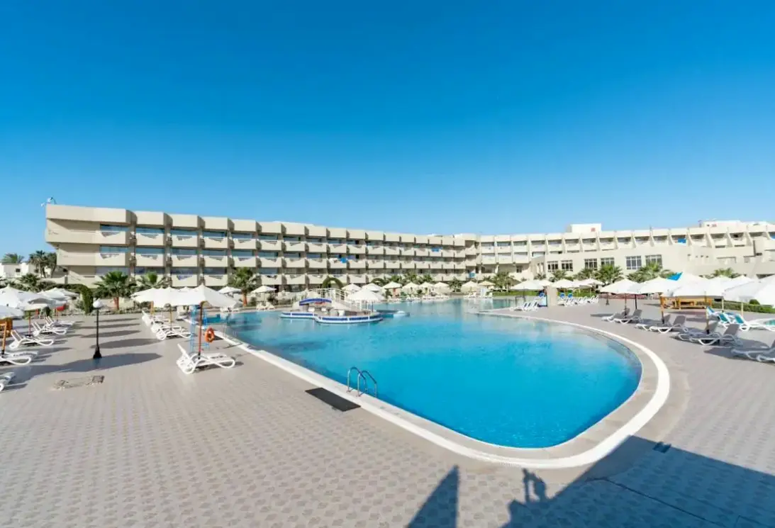 Basen w hotelu Seven Seas Jolie Bay