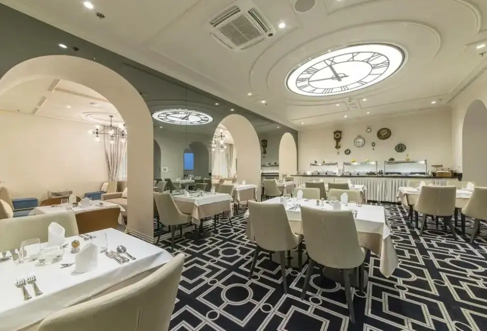 Restauracja i jedzenie w hotelu Slavia Grand Hotel