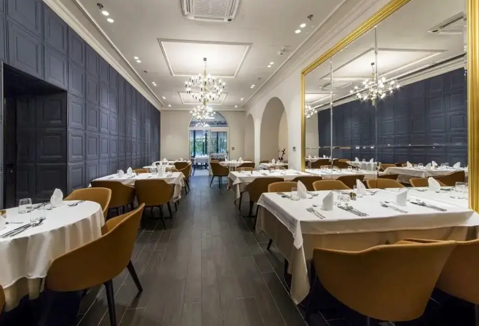 Restauracja i jedzenie w hotelu Slavia Grand Hotel