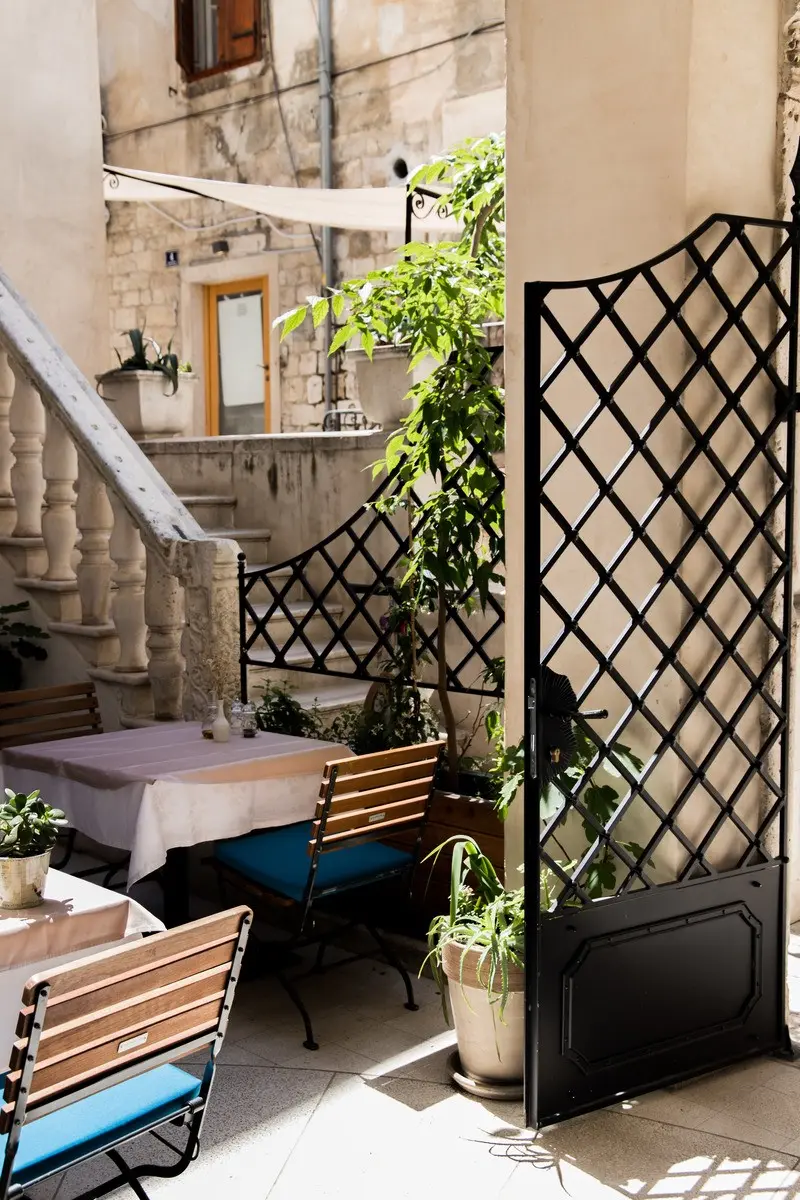 Restauracja i jedzenie w hotelu Slavija Culture Heritage Hotel