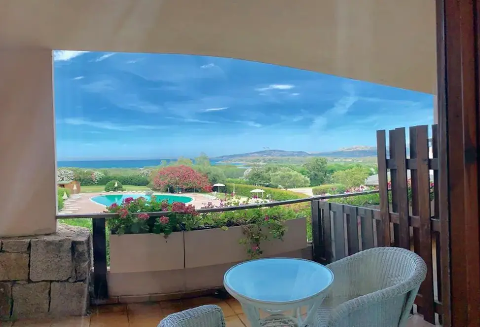 Widok z hotelu Sporting Hotel Tanca Manna