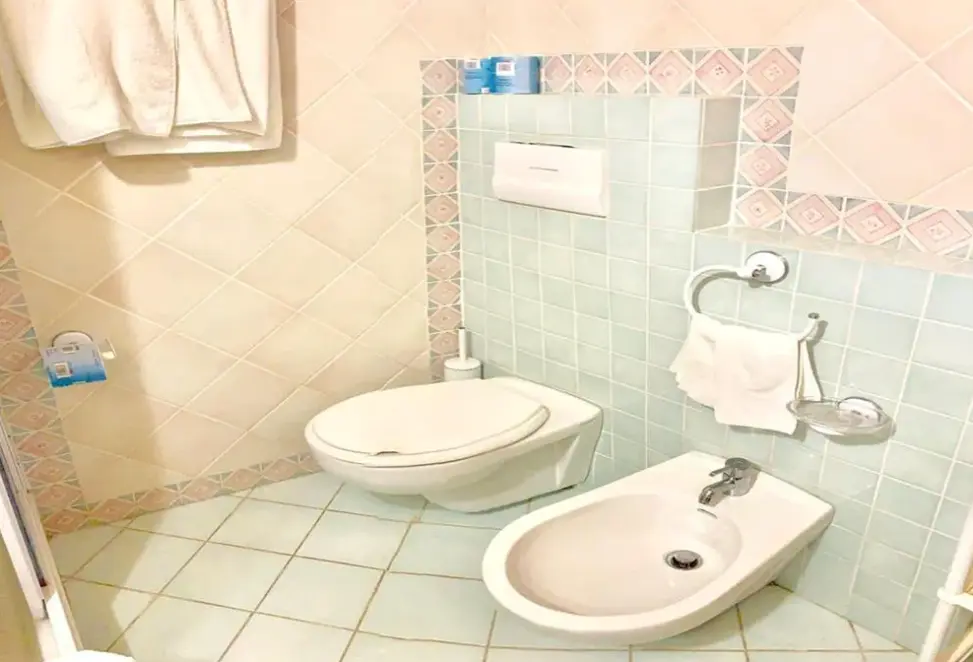 Łazienka w pokoju hotelu Sporting Hotel Tanca Manna